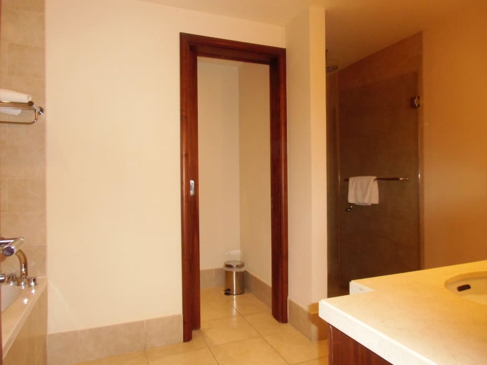 Bad Ramada by Wyndham Downtown Dubai