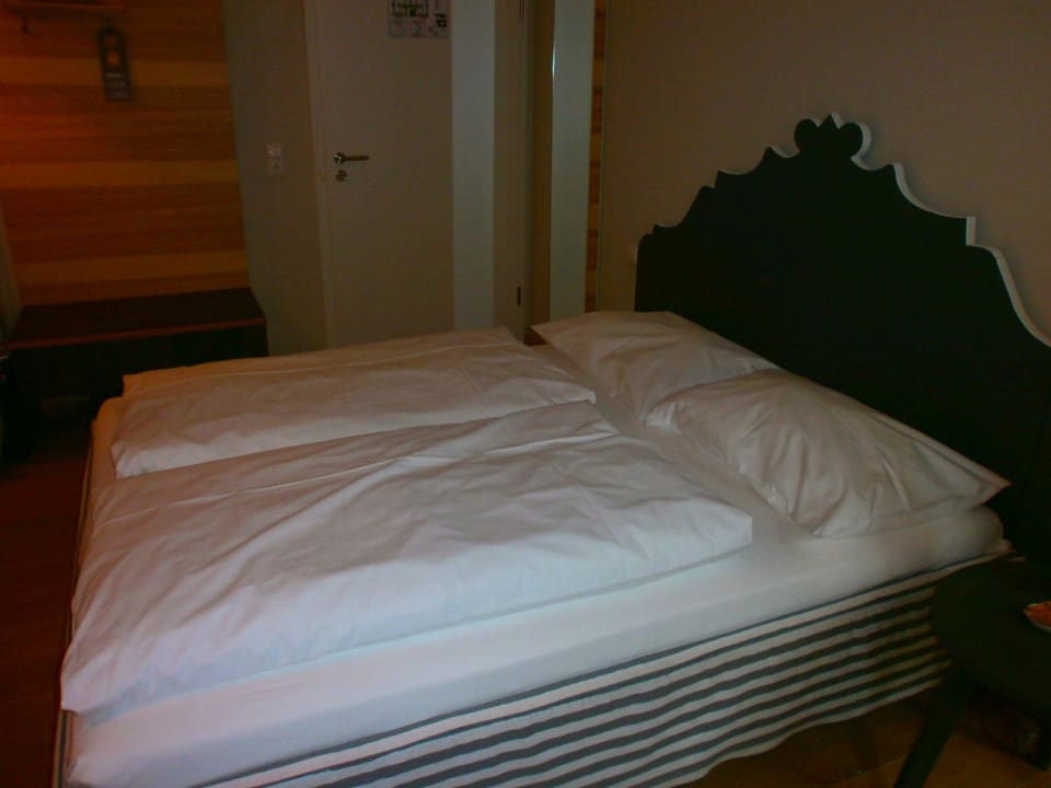 Stylisches Bett Hotel Stadthaus