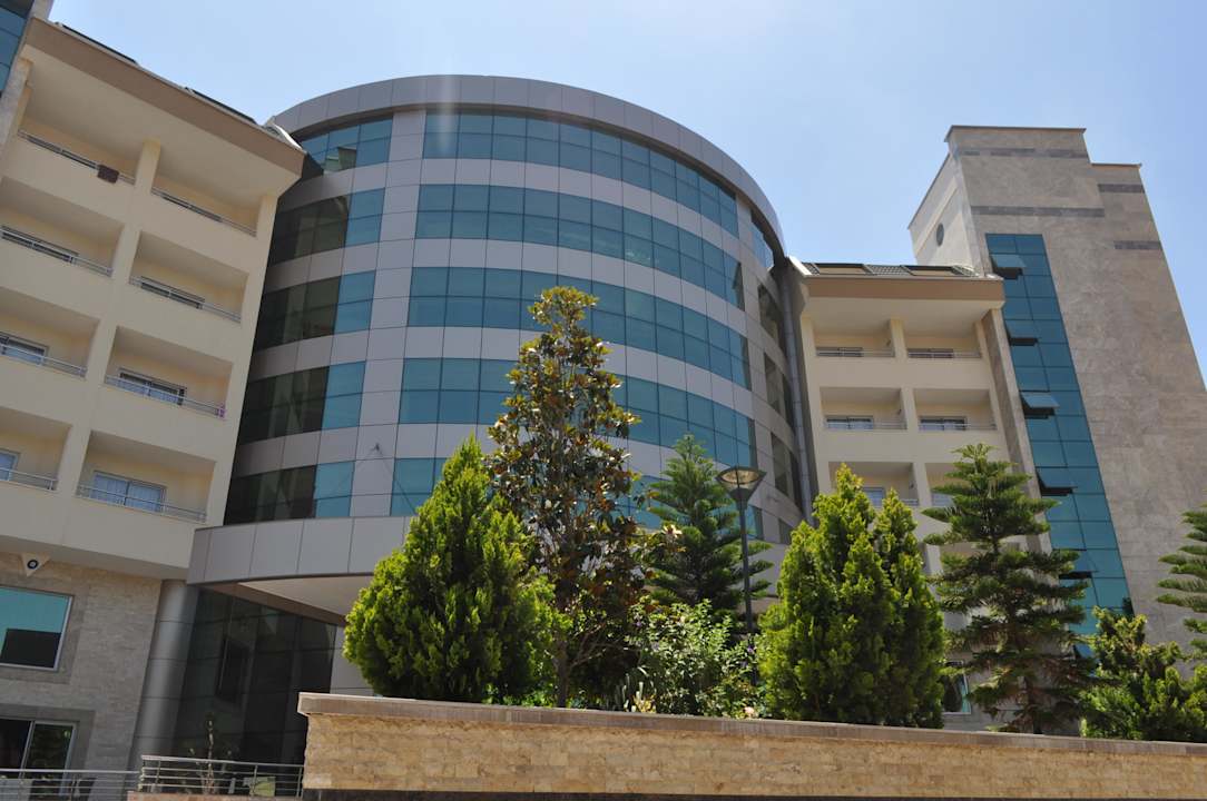 Haupteingang Saphir Resort & Spa