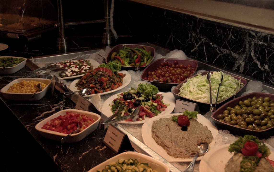 Salatbar am Abend JAZ Dahabeya