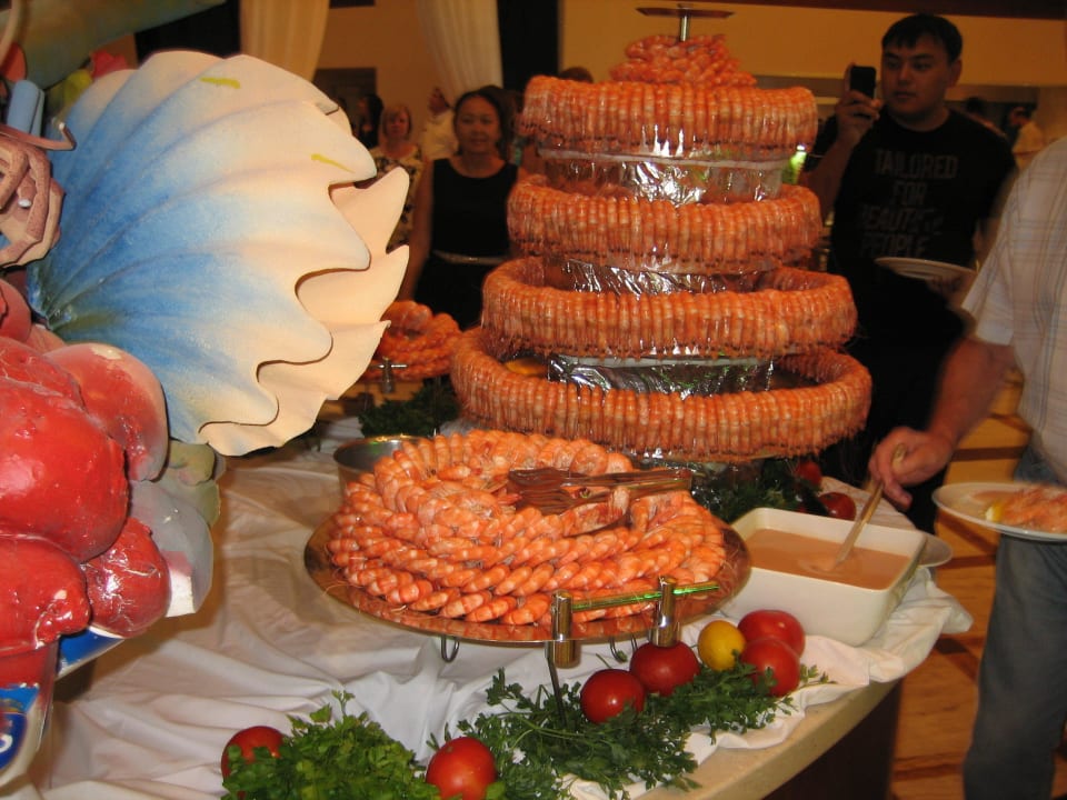 Beim Gala-Dinner Arum Barut Collection