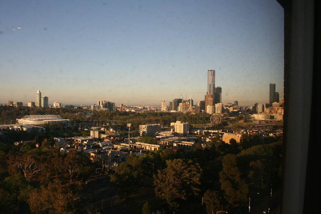 Ausblick aus dem Zimmer auf die Stadt Pullman Melbourne On The Park