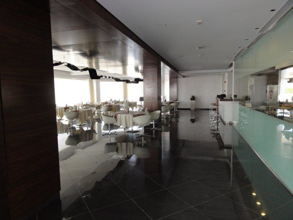 A la carte Reestaurant € 55.-/Person Elysium Resort & Spa Hotel