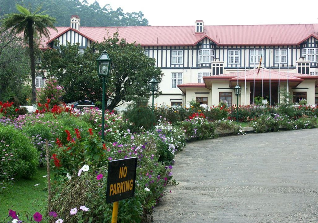 Hotel von Aussen Grand Hotel