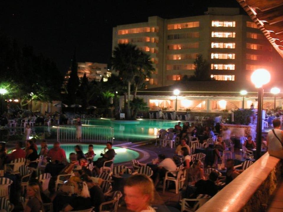 Pool am Hauptkomplex Hipotels Mediterraneo Club