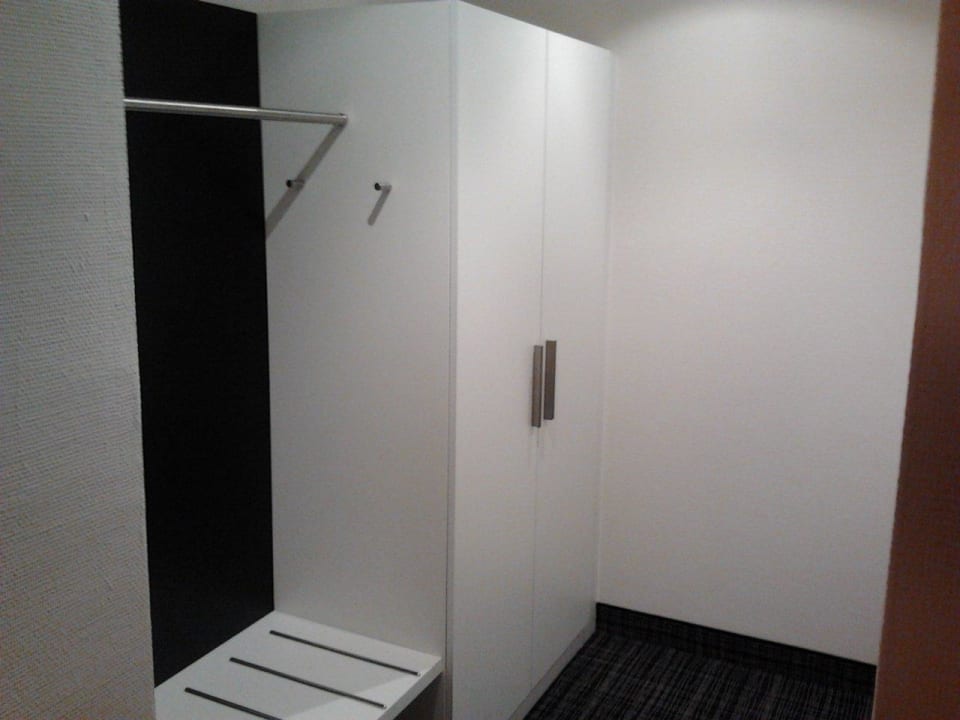 Nebenraum Schrank Comfor Hotel Frauenstrasse