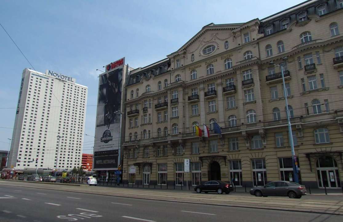 Street view Hotel Novotel Warsaw Centrum