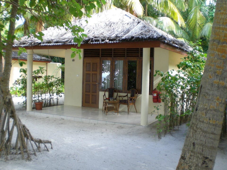 Bungie Vilamendhoo Island Resort & Spa