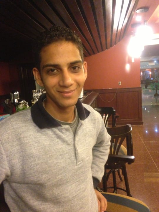 Mohamed! Ist einer der besten Kellner und Mitarbeiter Three Corners Happy Life Beach Resort