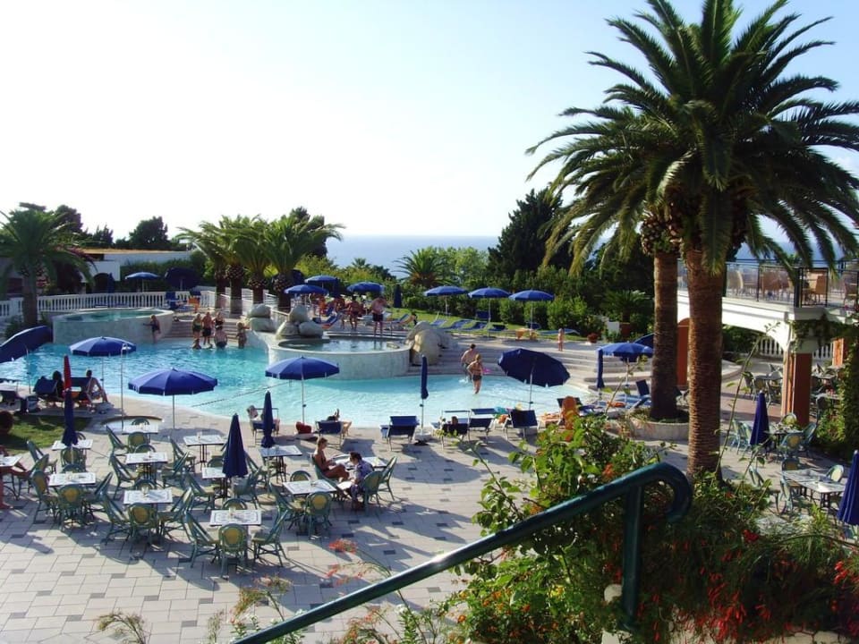 Blick auf den neu renovierten Pool Aldiana Club Rocca Nettuno Calabria