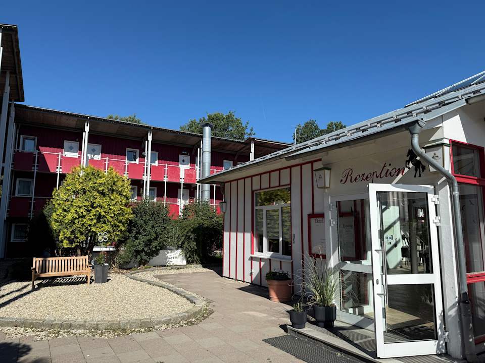Außenansicht Familienhotel Reiterhof Runding
