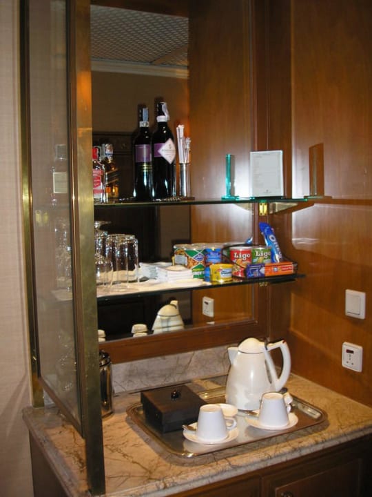 Minibar Krungthep Wing Shangri-La Hotel, Bangkok