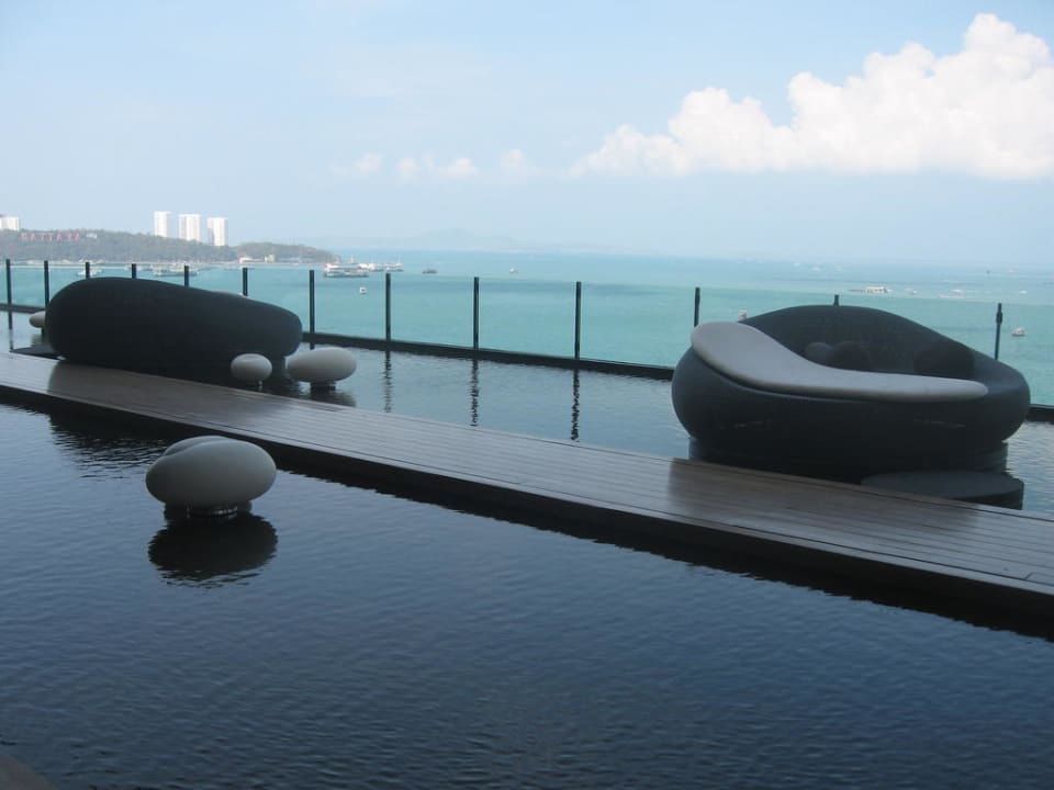 Bar mit traumhaftem Ausblick Hilton Pattaya