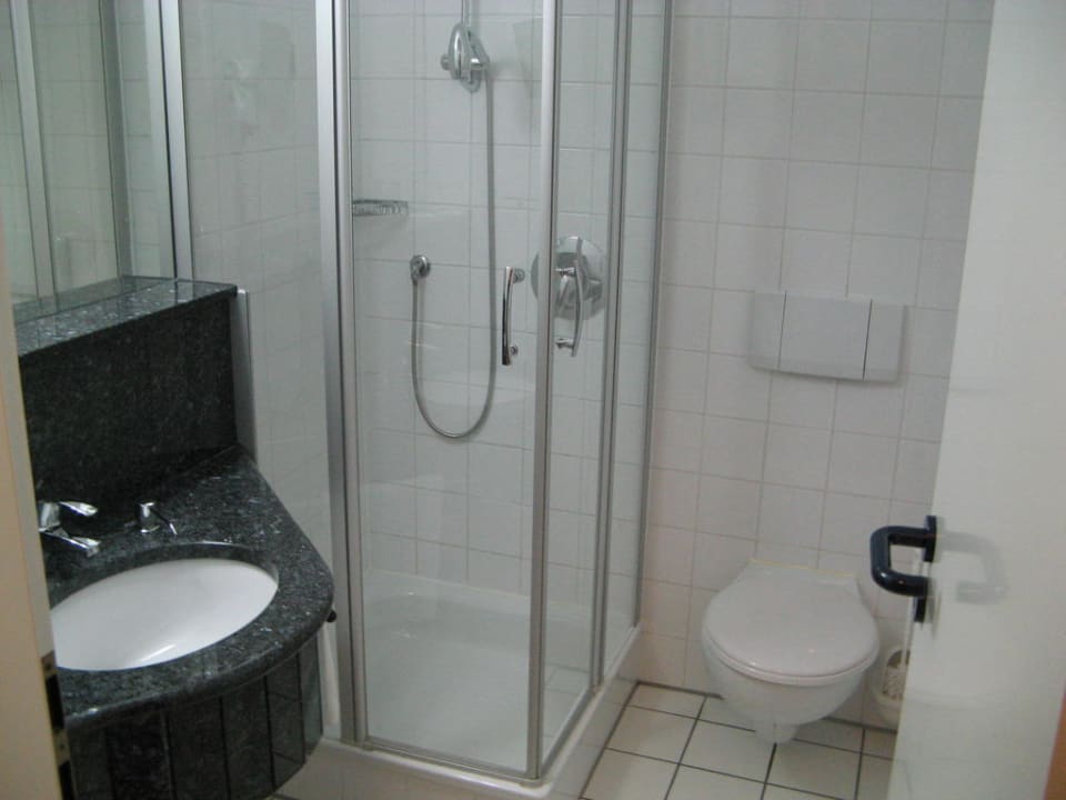 Bad Zimmer 130 PLAZA INN Heilbronn