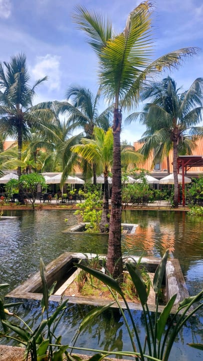 Gartenanlage Crystals Beach Resort Belle Mare, a member of Radisson Individuals