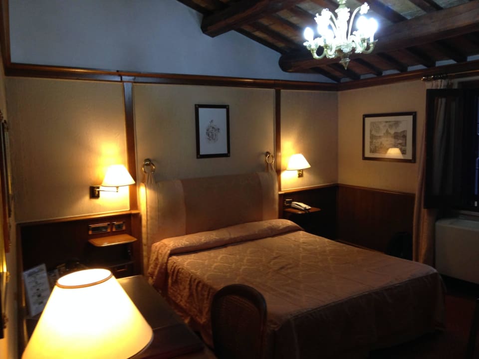 Blick auf das Bett Hotel Pantheon