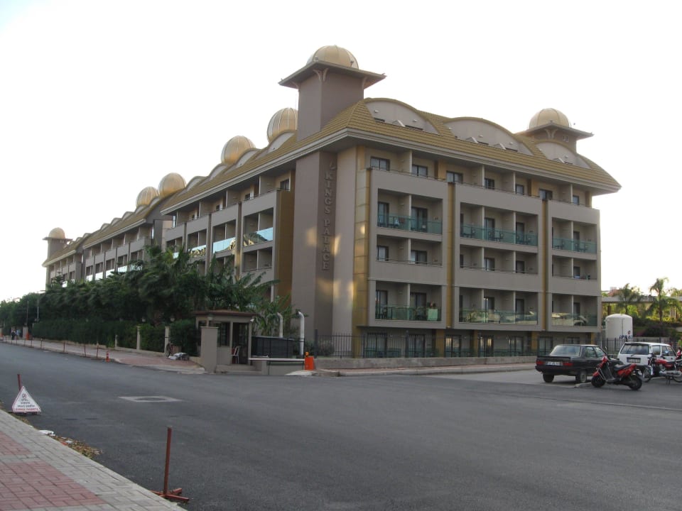 Aydinbay Kings Palace von der Strasse Aydinbey Kings Palace & Spa