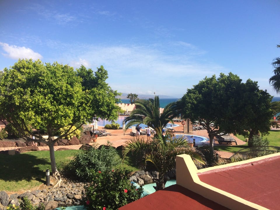 Ausblick von der Poolbar H10 Tindaya