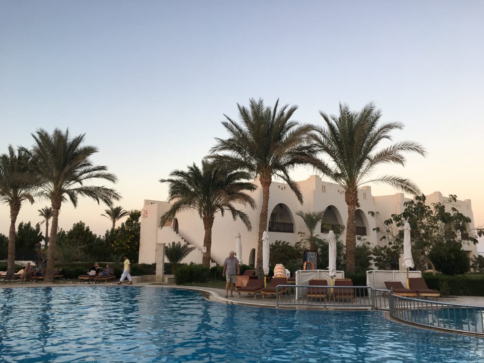 Der zweite beheizte Pool Hilton Marsa Alam Nubian Resort