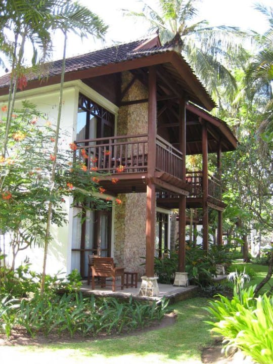 Unser Standard Zimmer (oben) Aussenansicht Hotel Holiday Resort Lombok
