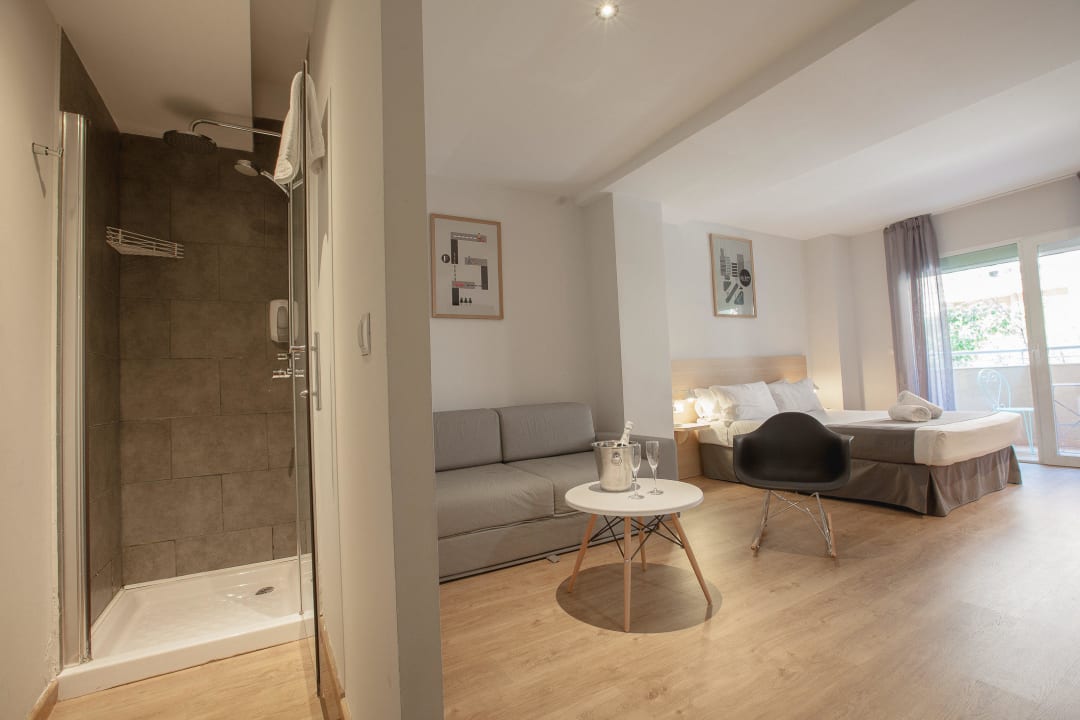 Baño con ducha privada Valenciaflats Rooms