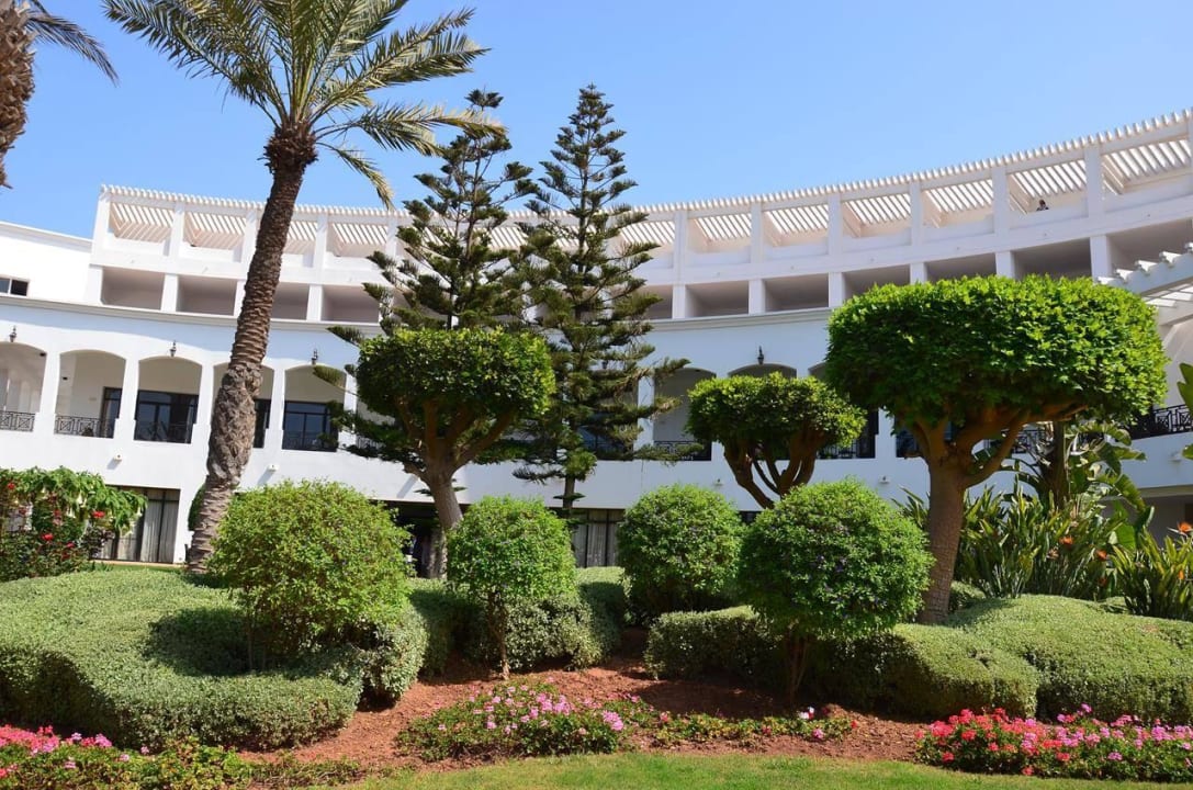 Wygląd od strony ogrodu Iberostar Waves Founty Beach