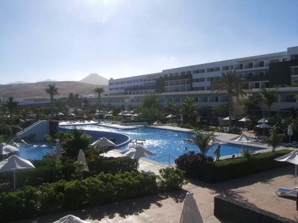 Blickwinkel zu den Pools Hotel Costa Calero