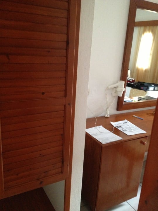 Schrank Schreibtisch Fön Sentido Kyknos Beach Adults Only 16+