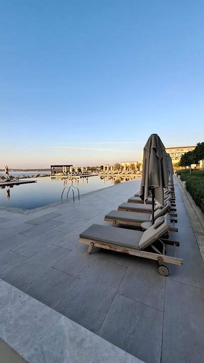 Pool Anda Barut Collection