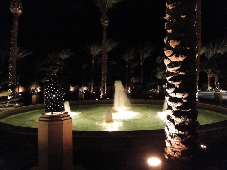 Brunnen vor dem Schwesterhotel Grand Makadi Makadi Palace