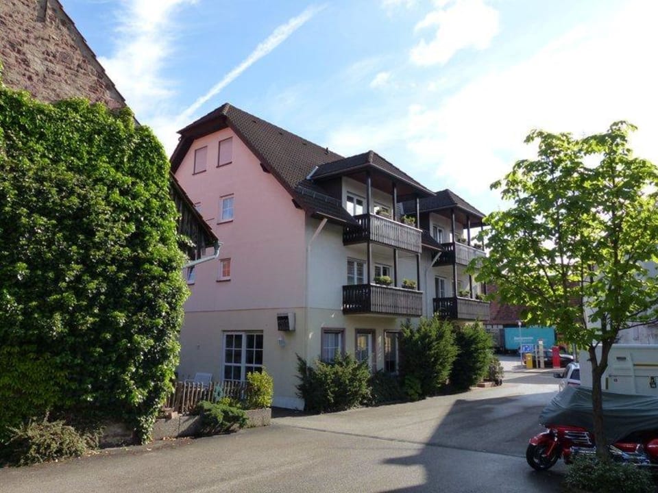 Sicht vom Parkplatz aus Pension am Rathaus