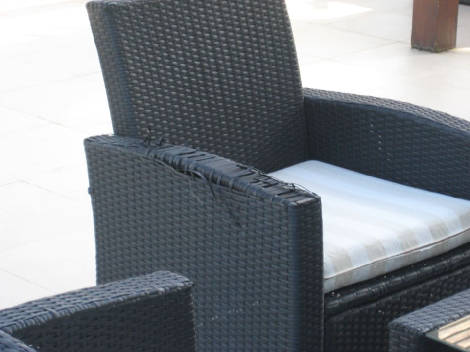 Stuhl in der Pool-Anlage Hotel Saboia