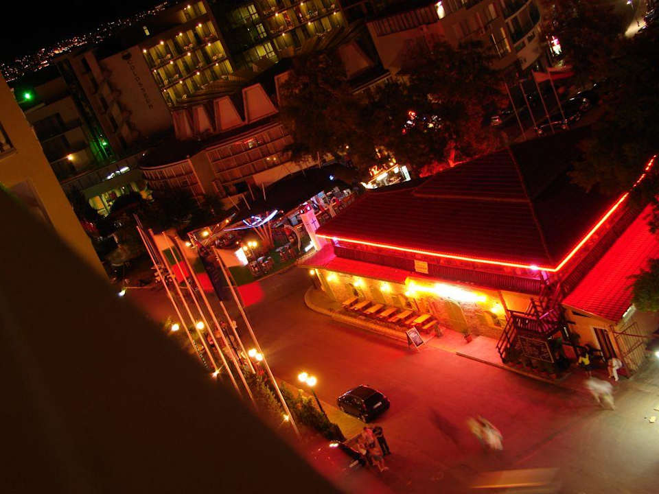 Hotel Planeta Ausblick bei Nacht Hotel Planeta