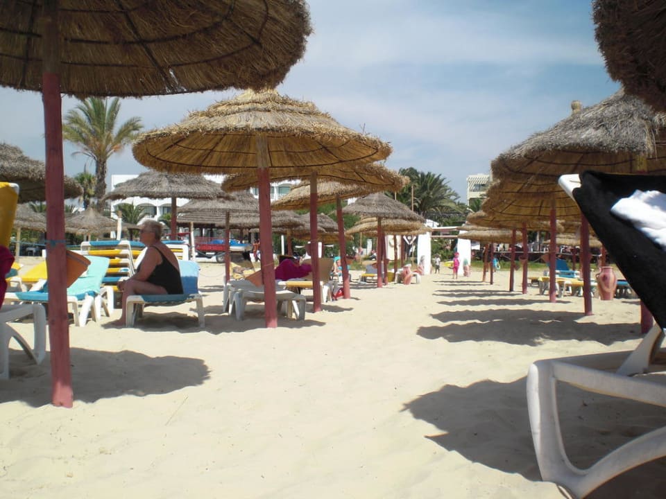 Strand Hotel Nesrine