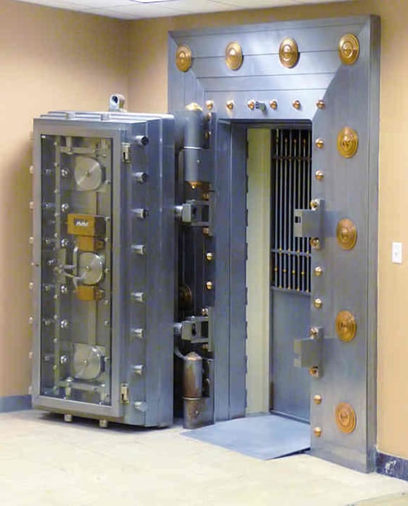 Tresortüren der ehemaligen Bank Drury Inn & Suites Riverwalk San Antonio