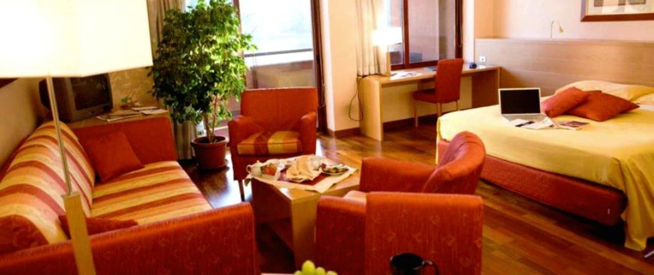 Camera Superior _ Salotto Hotel Excel Milano 3