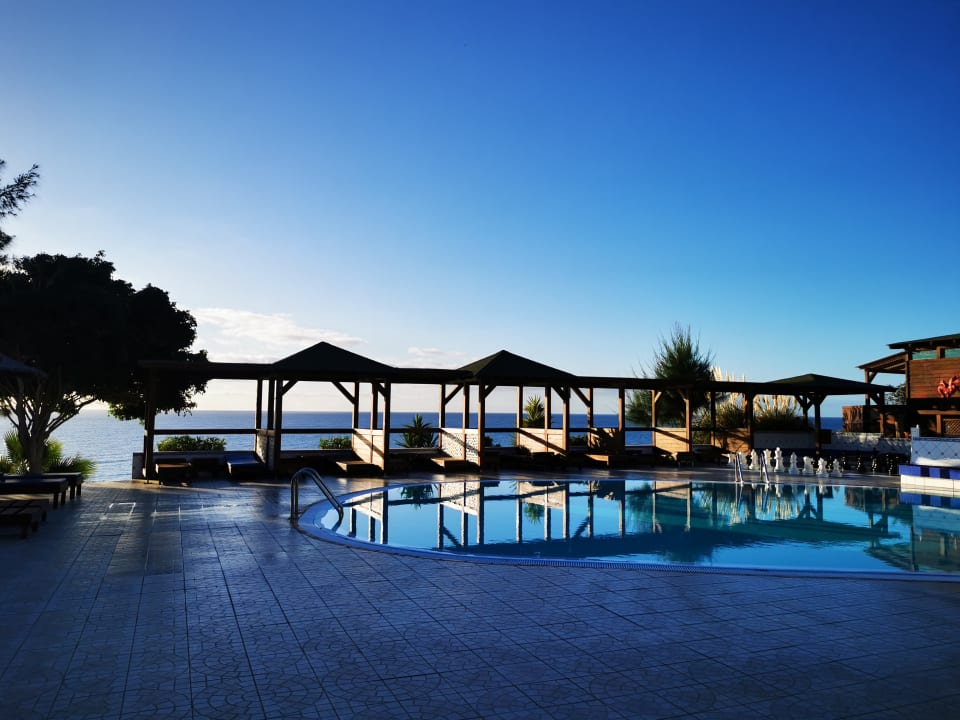 Pool Marina Playa Suite Hotel