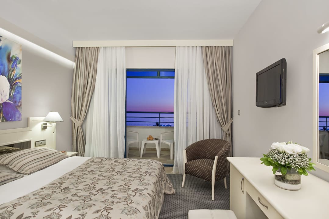 Zimmer Sunrise Resort Hotel