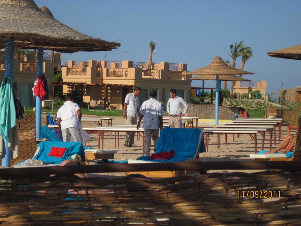 Vorbereitung für Strandbuffet Shams Prestige Abu Soma-Adults Only