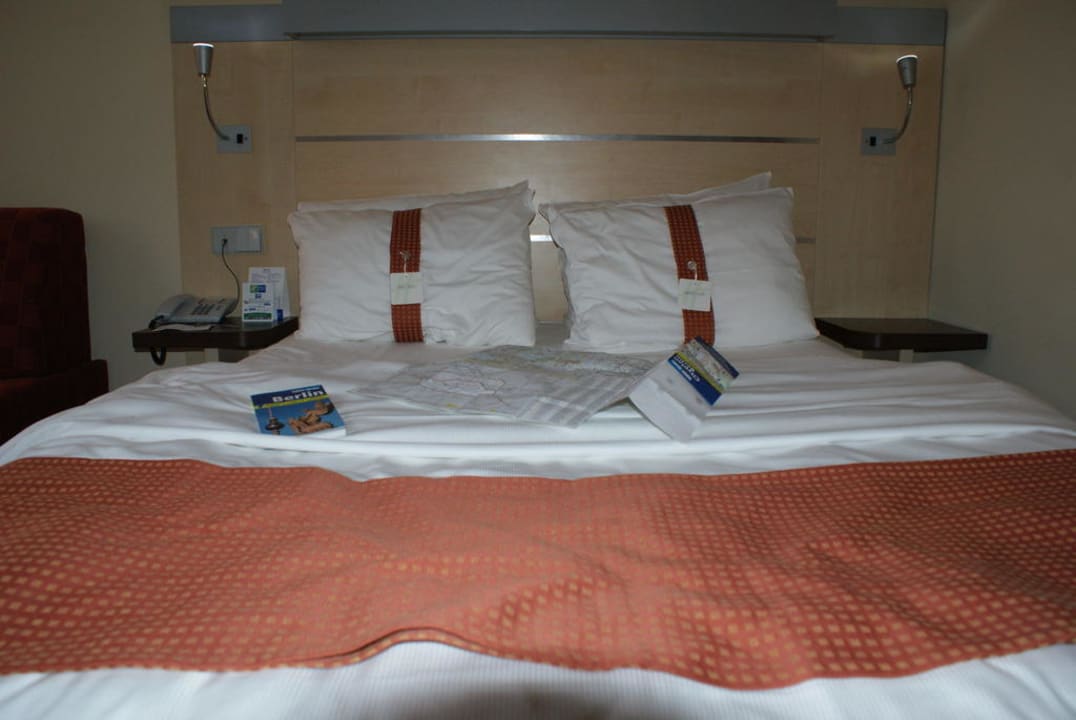 Doppelbett Holiday Inn Express Berlin City Center