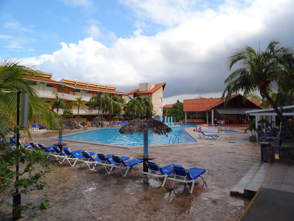 Pool Nr. 2 Sol Rio De Luna y Mares