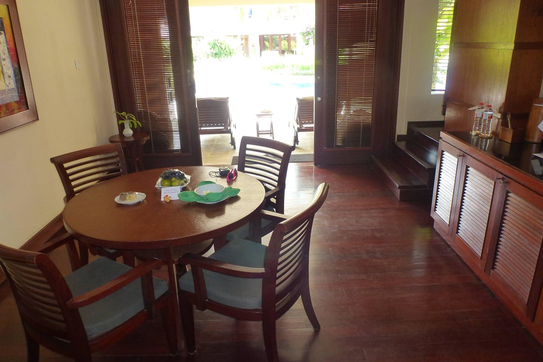 Essen und Bar Pool Villa Club