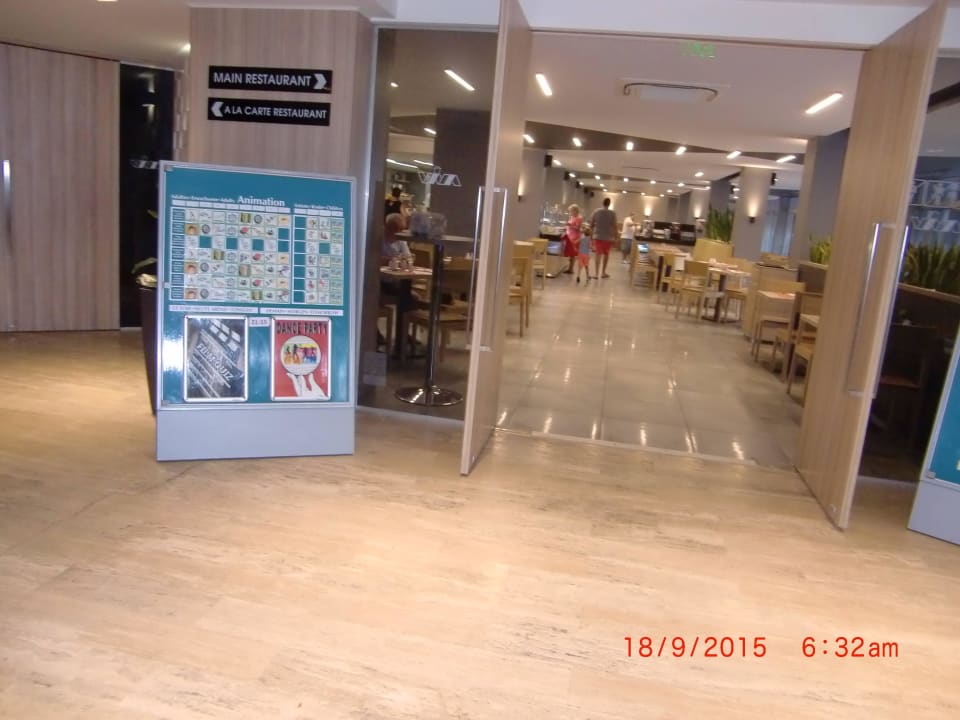 Eingangsbereich zum Speisesaal HVD Viva Club Hotel