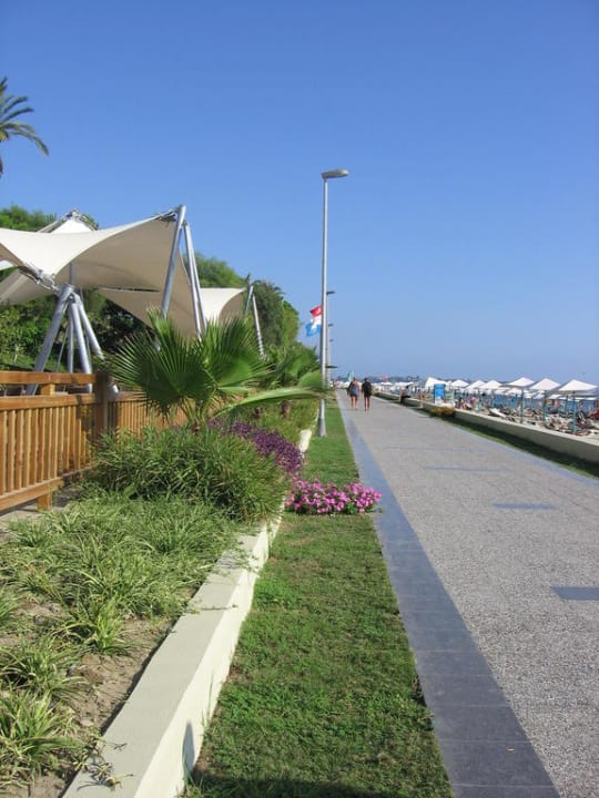 Starndpromenade Richtung Side Dosi Hotel