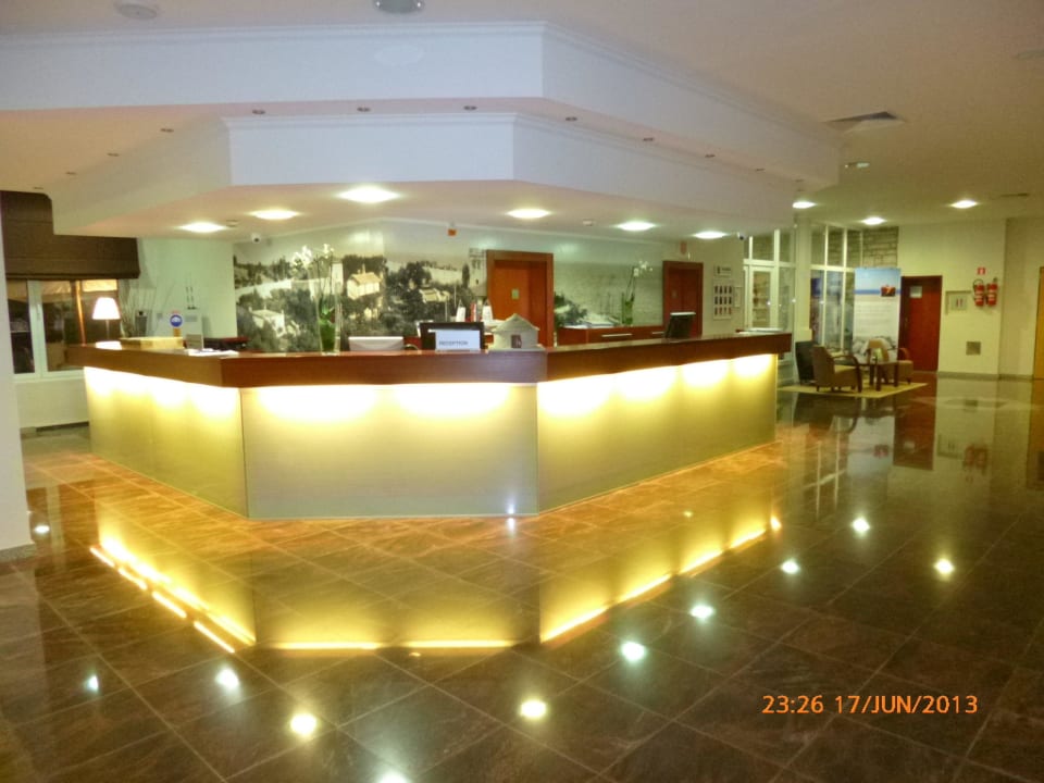 Schöner Empfangsbereich Valamar Sanfior Hotel & Casa