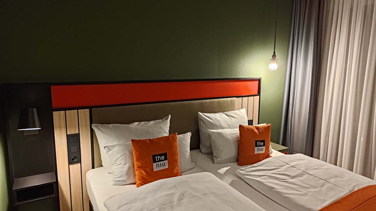 Zimmer Holiday Inn - the niu, Amity Potsdam