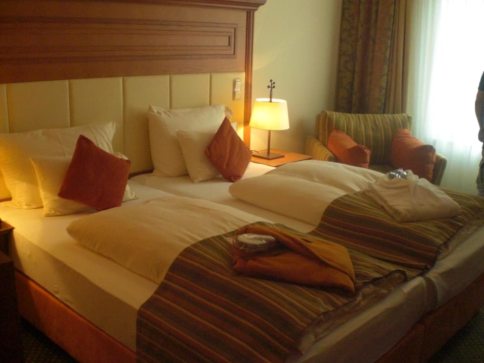 Doppelzimmer Bett Hotel EDELWEISS Berchtesgaden