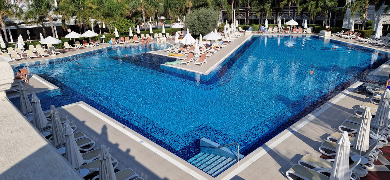 Pool Royal Taj Mahal Hotel
