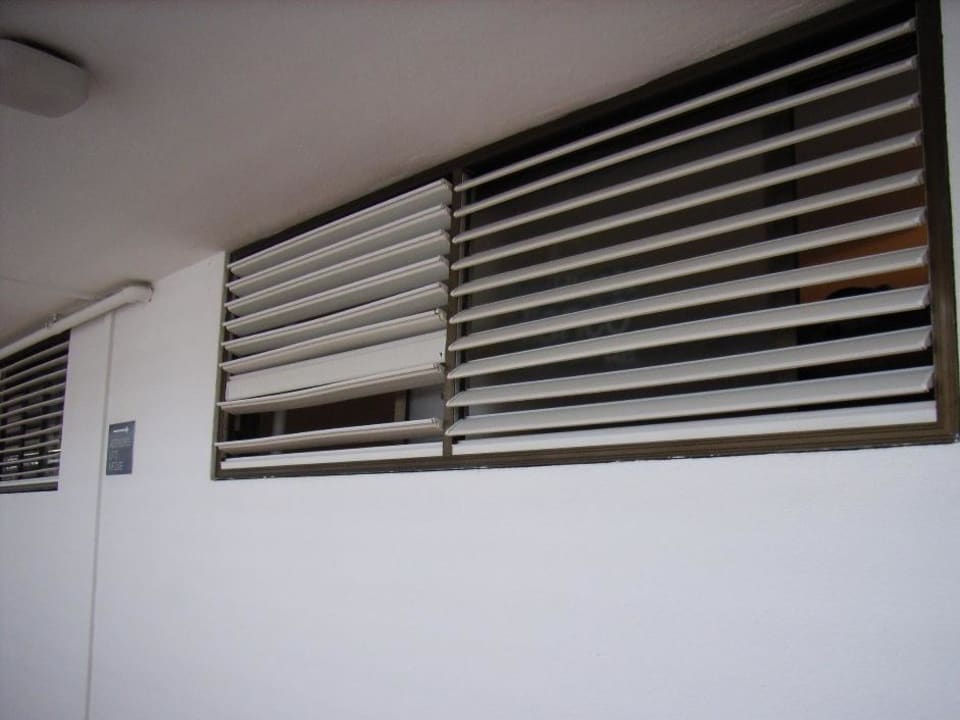 Lichtschlitze zu den Schlafzimmern Aparthotel Vibra Jabeque Soul