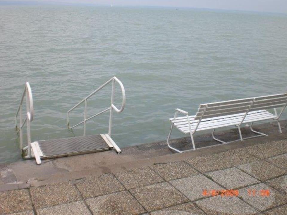 Zugang in den See Hotel Lido